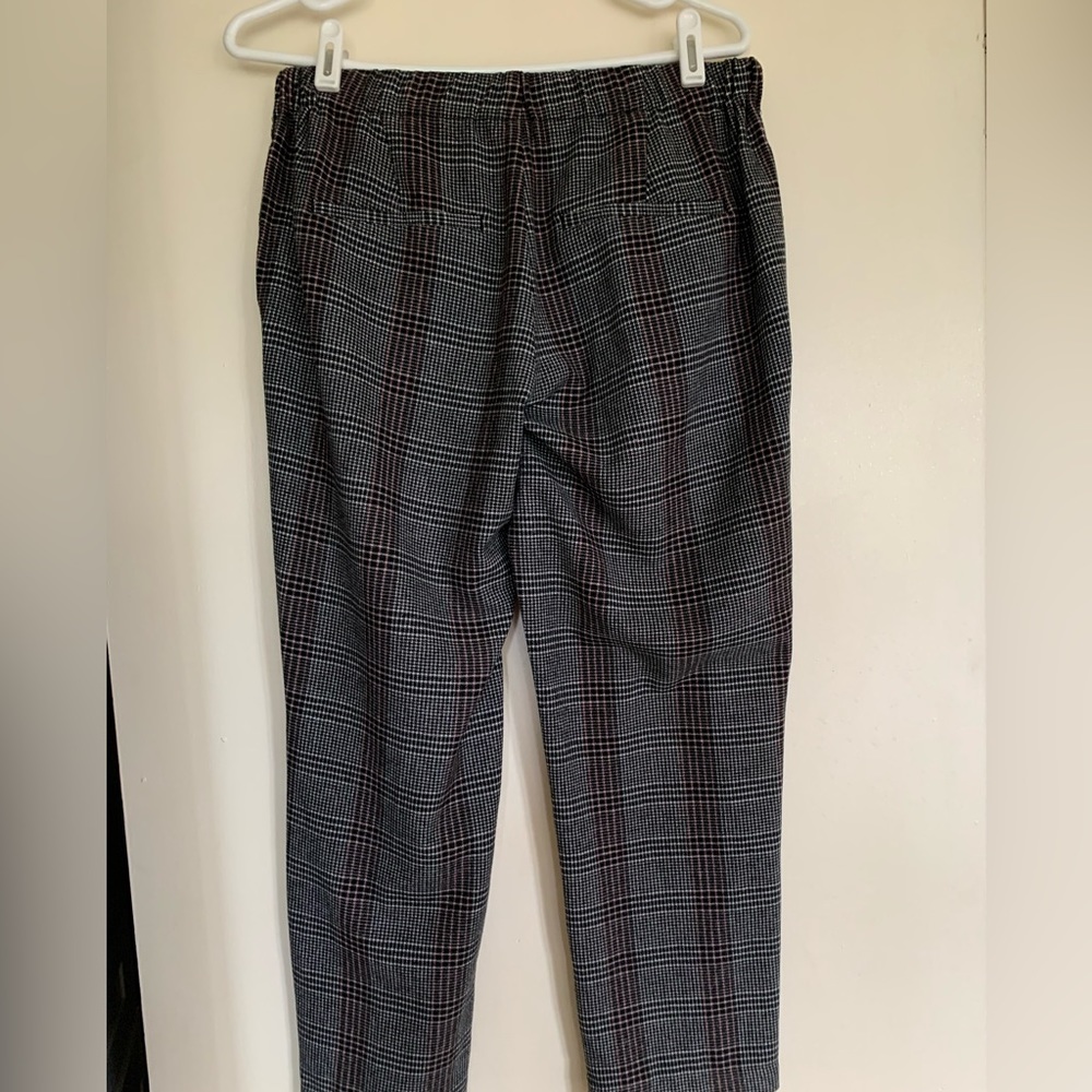 Old Navy ladies gray and black plaid pants size 6